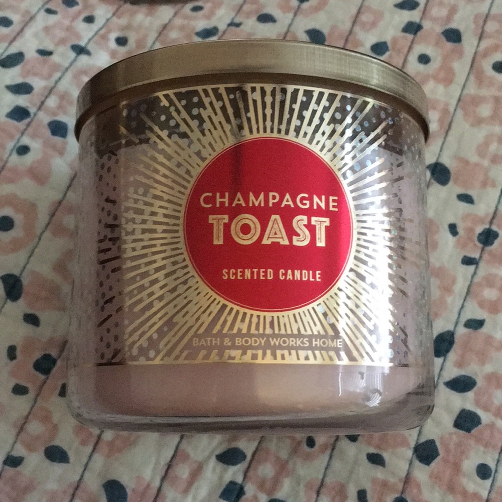 Bath and Body Works Champagne Toast candle. New